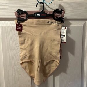 Skinny Latina Size Small High-Waisted Shapewear Shaping Seamless 2 Briefs NWT